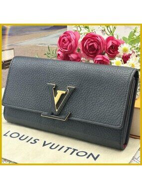 Louis Vuitton Portefeuille Capucines Wallet